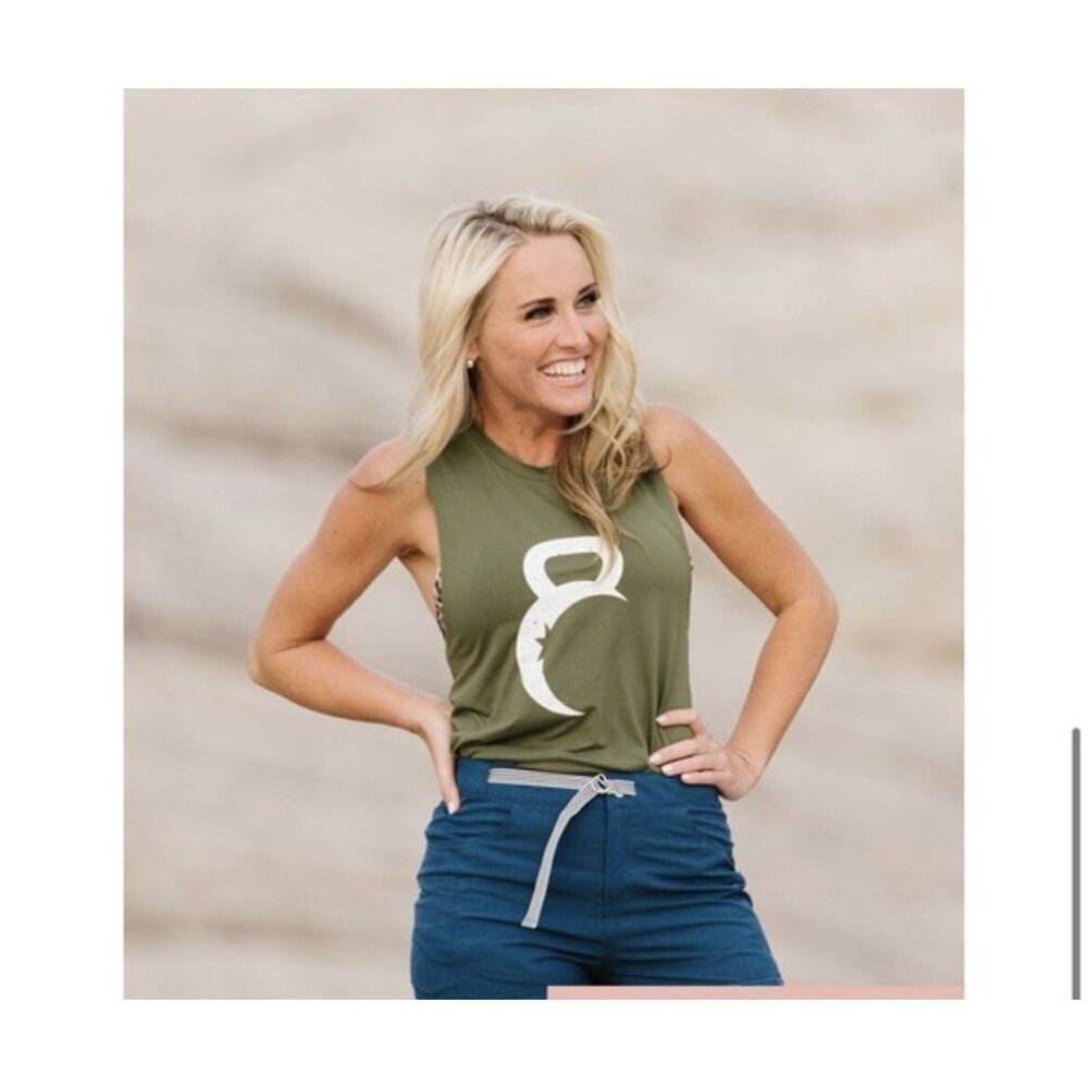 Zyia kettle bell moon tank top size medium